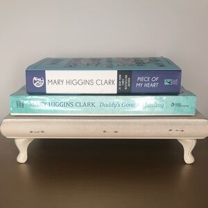 Mary Huggins Clark Book bundle set of 2 paperback novels
